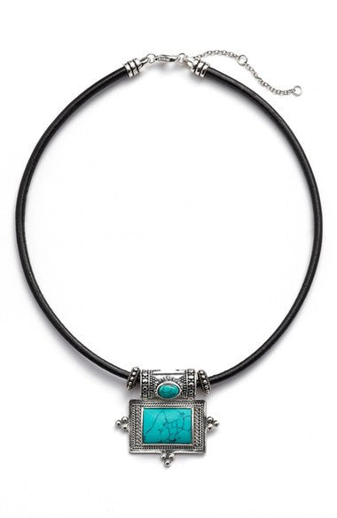 Stone Pendant Choker