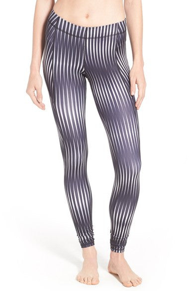 IVY PARK 'V' Kaleidoscope Print Mid Rise Leggings