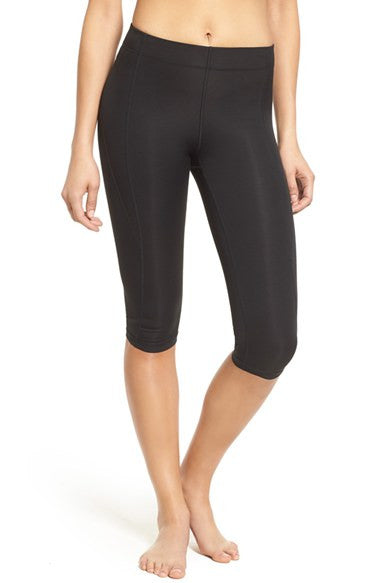 IVY PARK 'V' Mid Rise Capri Leggings